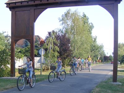 Kerékpárút épül a szolnoki Széchenyi parkerdőben