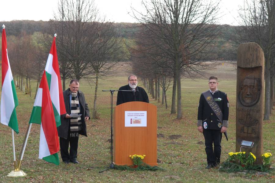 Széchenyi-emléknap a sopronpusztai emlékerdőben
