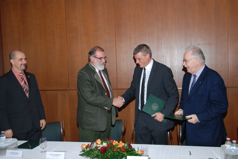 Együttműködési megállapodást kötött a Nyugat-magyarországi Egyetem és a Soproni Polgári Lövész Egyes