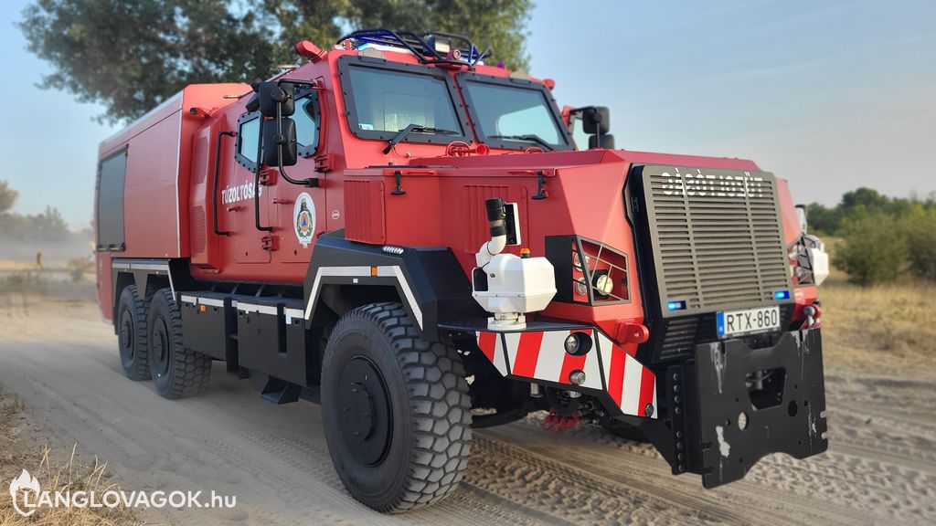 Az erdőtüzek felszámolására specializálódnak a katasztrófavédelem új tűzoltóautói